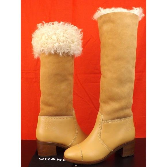 NIB CHANEL BEIGE LEATHER SUEDE CC LOGO SHEARLING HEEL TALL BOOTS 37.5 $1825 - Picture 8 of 12